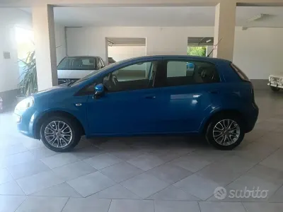 Usata Fiat Grande Punto S 69 CV (50 kW) 2011 Bluazzurro Utilitaria