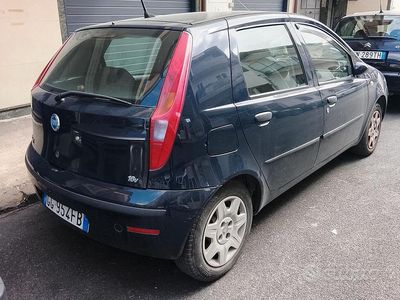 Usata Fiat Punto Dynamic 80 CV (58 kW) 2004 Blu Utilitaria