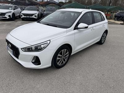 Usata Hyundai i30 110 CV (80 kW) 2017 Bianco Utilitaria