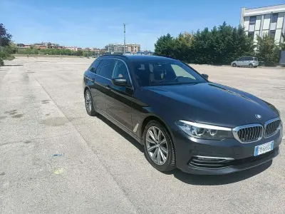 Usata BMW 520 Sport Line 190 CV (139 kW) 2017 Nero Station wagon