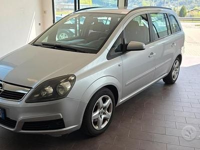 Usata Opel Zafira 140 CV (102 kW) 2007 Argento Monovolume