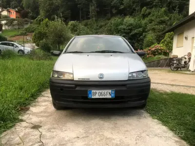 Usata Fiat Punto 60 CV (44 kW) 2000 Grigio Utilitaria