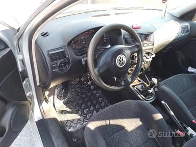 Usata VW Golf IV 110 CV (80 kW) 2002 Grigio Berlina