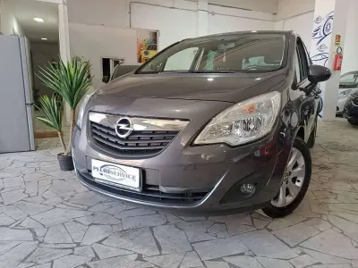 Usata Opel Meriva Cosmo 101 CV (74 kW) 2013 Grigio Monovolume