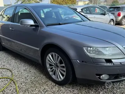 Usata VW Phaeton 239 CV (175 kW) 2010 Grigio Berlina