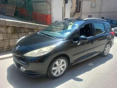 Usata Peugeot 207 90 CV (66 kW) 2007 Nero Station wagon