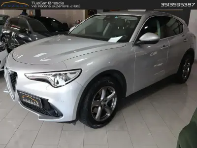 Brugt Alfa Romeo Stelvio Executive 179 HK (131 kW) 2017 Sølv SUV