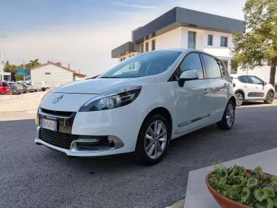 Usata Renault Scénic III 110 CV (80 kW) 2013 Bianco Monovolume