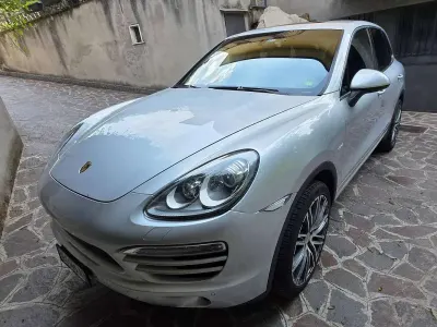 Usata Porsche Cayenne 239 CV (175 kW) 2010 Argento SUV