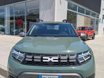 Usata Dacia Duster Journey 101 CV (74 kW) 2023 Verde SUV