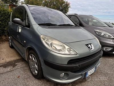 Peugeot 1007