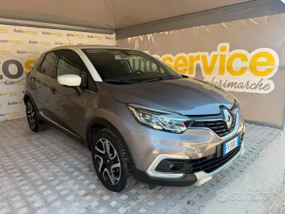 Usata Renault Captur Intens 110 CV (80 kW) 2017 Grigio SUV