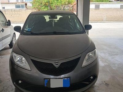 Usata Lancia Ypsilon 69 CV (50 kW) 2018 Grigio Utilitaria