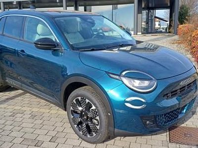 Nouvelle Fiat 600 La Prima 145 ch (106 kW) 2025 Bleue SUV