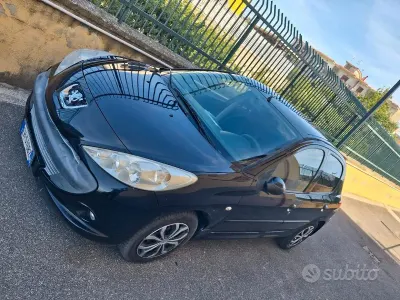 Usata Peugeot 206 60 CV (44 kW) 2011 Bluazzurro Berlina