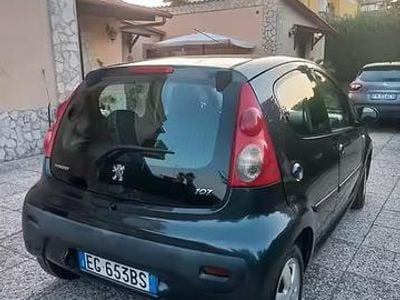 Usata Peugeot 107 68 CV (50 kW) 2011 Blu Utilitaria