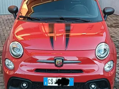 Usata Abarth 695 180 CV (132 kW) 2024 Rosso Utilitaria