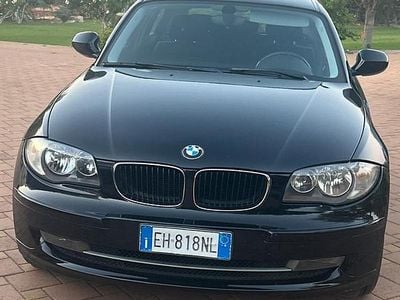 Usata BMW 118 143 CV (105 kW) 2011 Blu Utilitaria