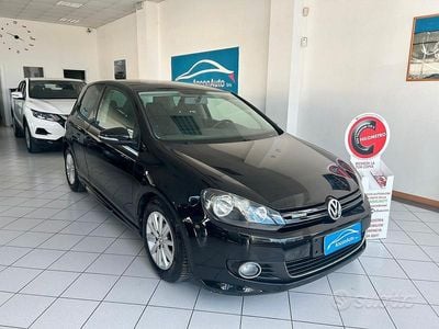 Usata VW Golf VI 105 CV (77 kW) 2010 Nero Utilitaria