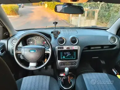 Usata Ford Fusion 90 CV (66 kW) 2007 Utilitaria