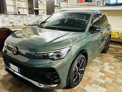 Usata VW Tiguan R-line Plus 150 CV (110 kW) 2025 Verde SUV
