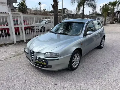 Occasion Alfa Romeo 147 Distinctive 116 PK (85 kW) 2004 Grijs Hatchback