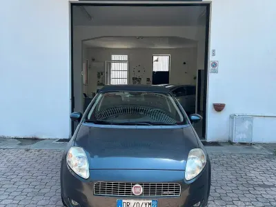 Usata Fiat Grande Punto 90 CV (66 kW) 2008 Grigio Utilitaria