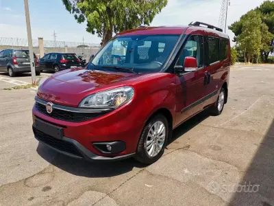 Usata Fiat Doblò Lounge 105 CV (77 kW) 2015 Rosso Monovolume