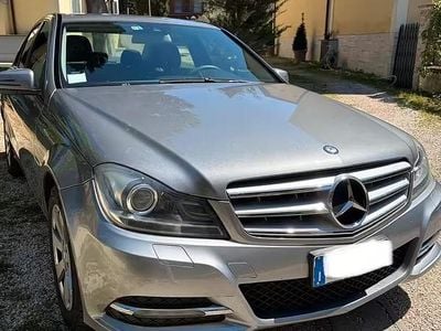 Usata Mercedes C200 122 CV (89 kW) 2012 Grigio Berlina