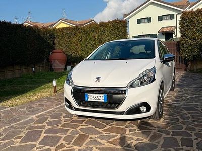 Usata Peugeot 208 102 CV (75 kW) 2019 Bianco Utilitaria