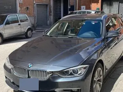 Usata BMW 318 Comfort Edition 143 CV (105 kW) 2013 Grigio Station wagon