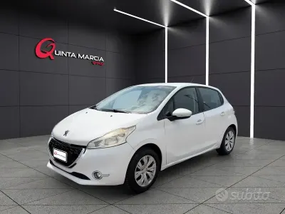 Usata Peugeot 208 Active 82 CV (60 kW) 2013 Bianco Utilitaria