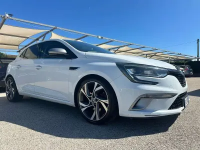 Usata Renault Mégane IV GT 165 CV (121 kW) 2017 Bianco Berlina