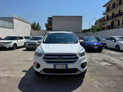 Usata Ford Kuga Titanium 120 CV (88 kW) 2016 Bianco SUV