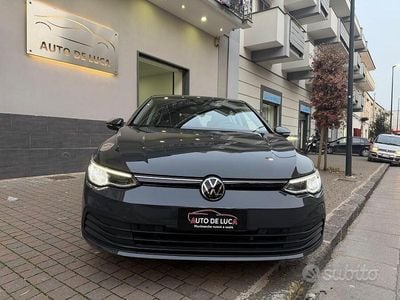 Grigio Usata 2023 VW Golf Life Berlina | 18.499 € (Super prezzo)