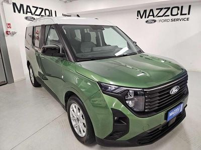 Begagnad Ford Tourneo Titanium 125 HK (91 kW) 2025 Grön Van