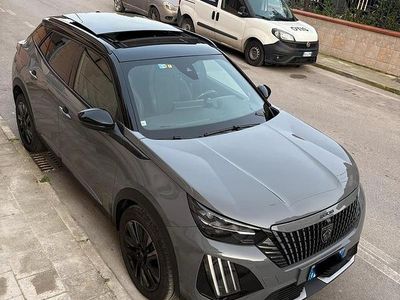 Usata Peugeot 2008 GT 131 CV (96 kW) 2023 Grigio SUV