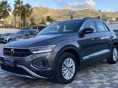 Usata VW T-Roc Life 116 CV (85 kW) 2025 Nero SUV
