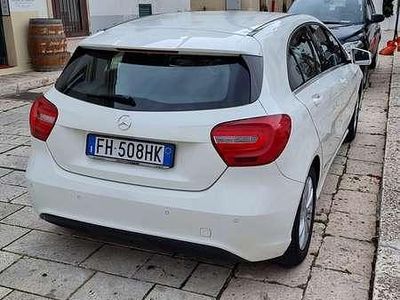 Usata Mercedes A180 Premium 109 CV (80 kW) 2015 Bianco Berlina