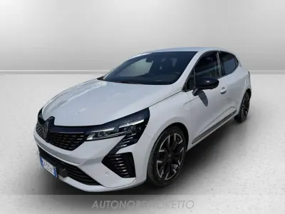 Usata Renault Clio V Techno 91 CV (66 kW) 2024 Grigio Berlina