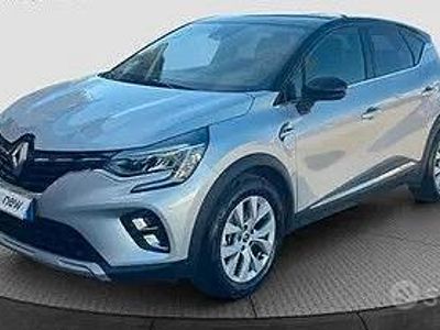 Usata Renault Captur Intens 100 CV (73 kW) 2022 Grigio SUV