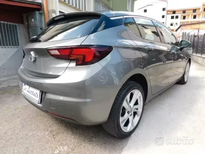 Usata Opel Astra Innovation 122 CV (89 kW) 2020 Grigio Berlina