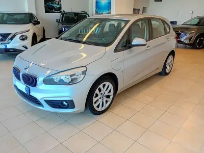 Usata BMW 225 Active Tourer Luxury Line 136 CV (100 kW) 2017 Argento Monovolume