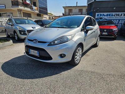 Usata Ford Fiesta Titanium 82 CV (60 kW) 2010 Argento Utilitaria