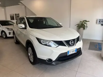 Usata Nissan Qashqai Acenta 116 CV (85 kW) 2016 Bianco SUV