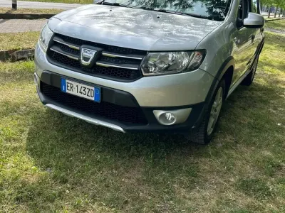 Usata Dacia Duster Lauréate 90 CV (66 kW) 2013 Grigio SUV