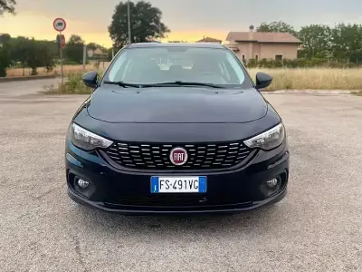 Usata Fiat Tipo Easy 120 CV (88 kW) 2018 Blu/azzurro Berlina