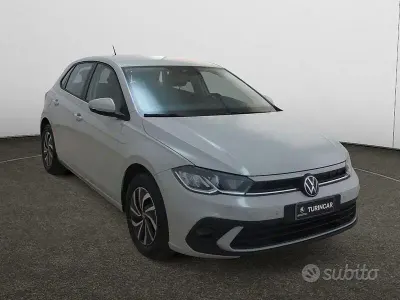 Usata VW Polo Life 80 CV (58 kW) 2023 Grigio Utilitaria