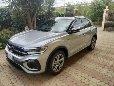 Usata VW T-Roc R-line 116 CV (85 kW) 2023 SUV