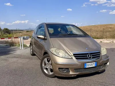 Usata Mercedes A180 Avantgarde 109 CV (80 kW) 2004 Oro Coupé